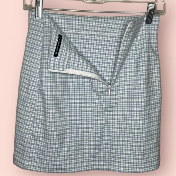 Brandy Melville Plaid Mini Skirt - Picture 3 of 7
